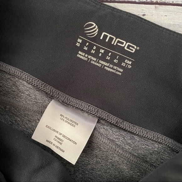 Run Tights Yoga Workout Capris - Picture 8 of 8